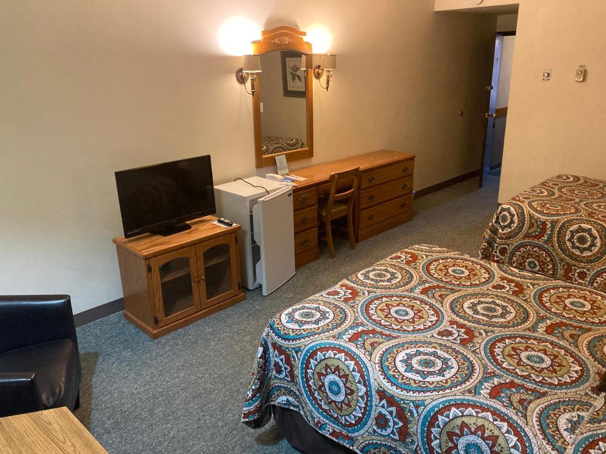 Landmark Motel Clintonville Εξωτερικό φωτογραφία