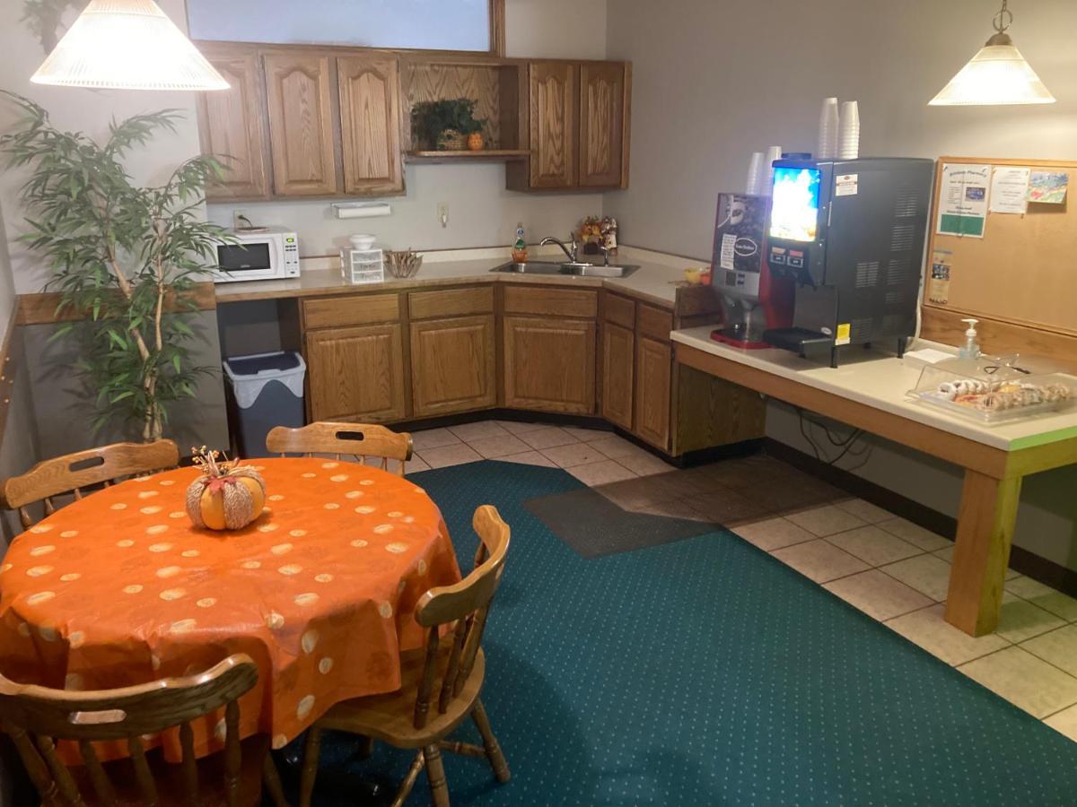 Landmark Motel Clintonville Εξωτερικό φωτογραφία