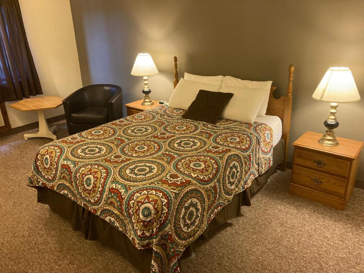 Landmark Motel Clintonville Εξωτερικό φωτογραφία