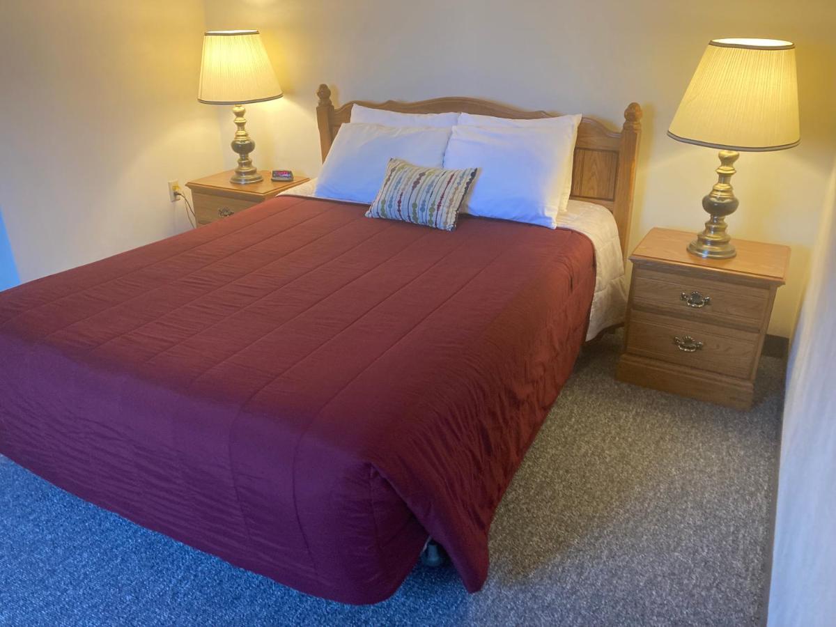 Landmark Motel Clintonville Εξωτερικό φωτογραφία